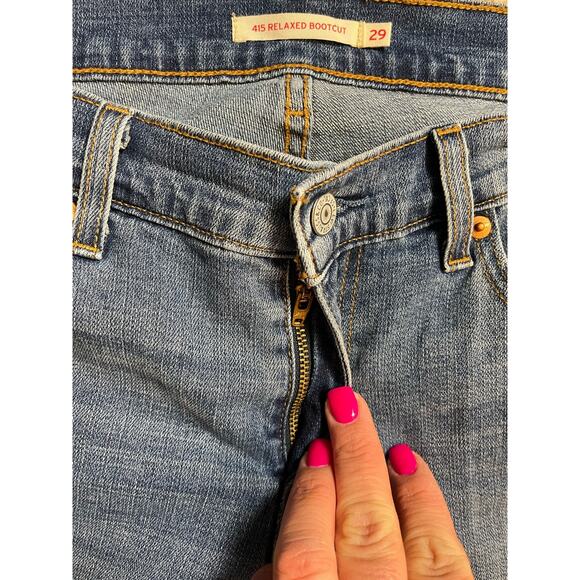 Levi’s Women's‎ 415 Mid-Rise Soft Relaxed Bootcut Jeans Size 29 - Picture 3 of 7